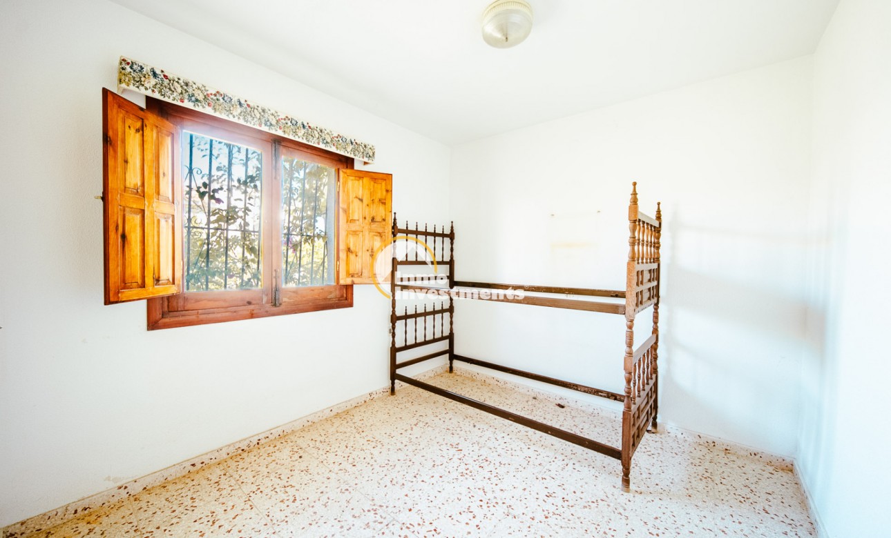 Resale - Villa - Playa Flamenca - Beachside