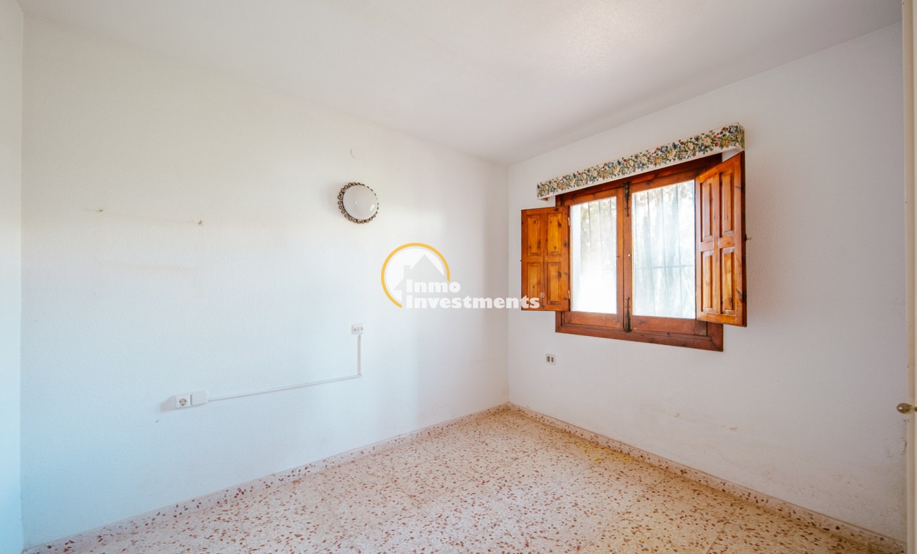 Resale - Villa - Playa Flamenca - Beachside