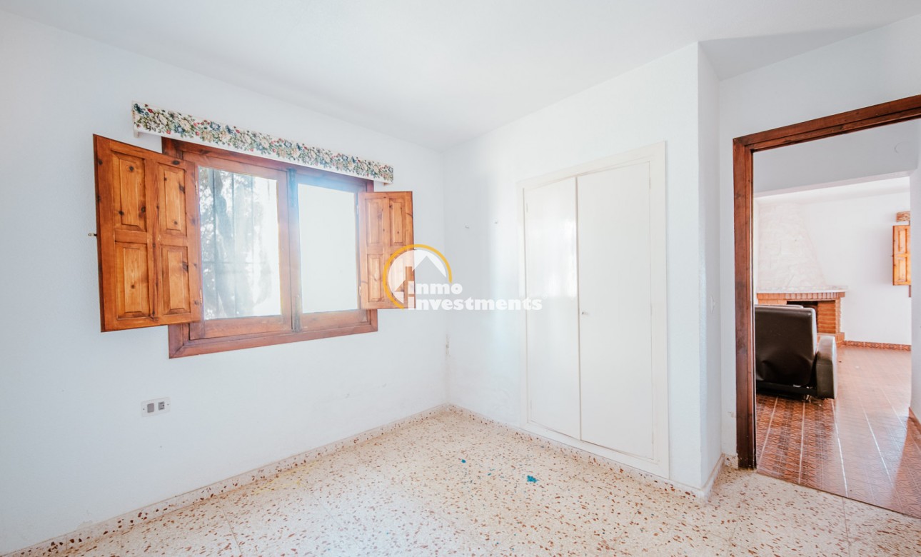 Resale - Villa - Playa Flamenca - Beachside