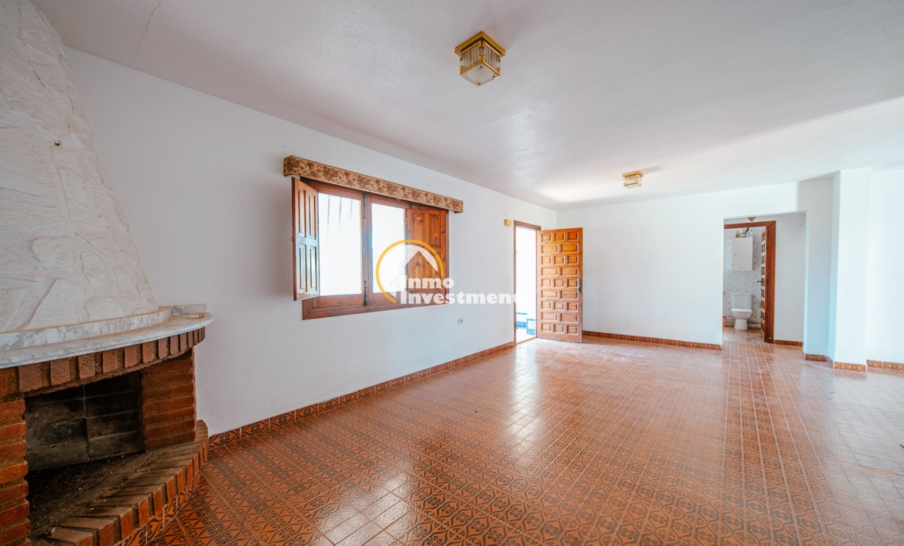 Resale - Villa - Playa Flamenca - Beachside