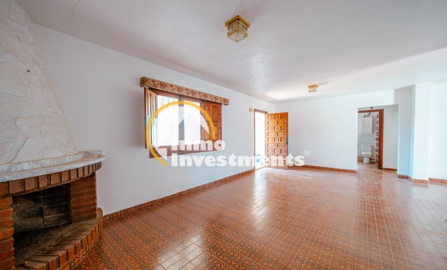 Resale - Villa - Playa Flamenca - Beachside