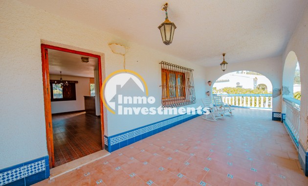 Resale - Villa - Playa Flamenca - Beachside