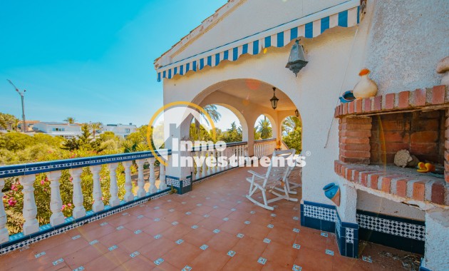 Resale - Villa - Playa Flamenca - Beachside