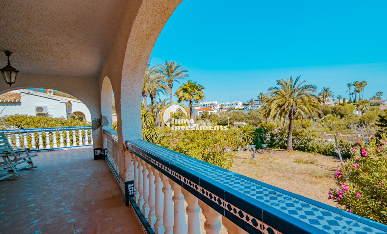 Resale - Villa - Playa Flamenca - Beachside