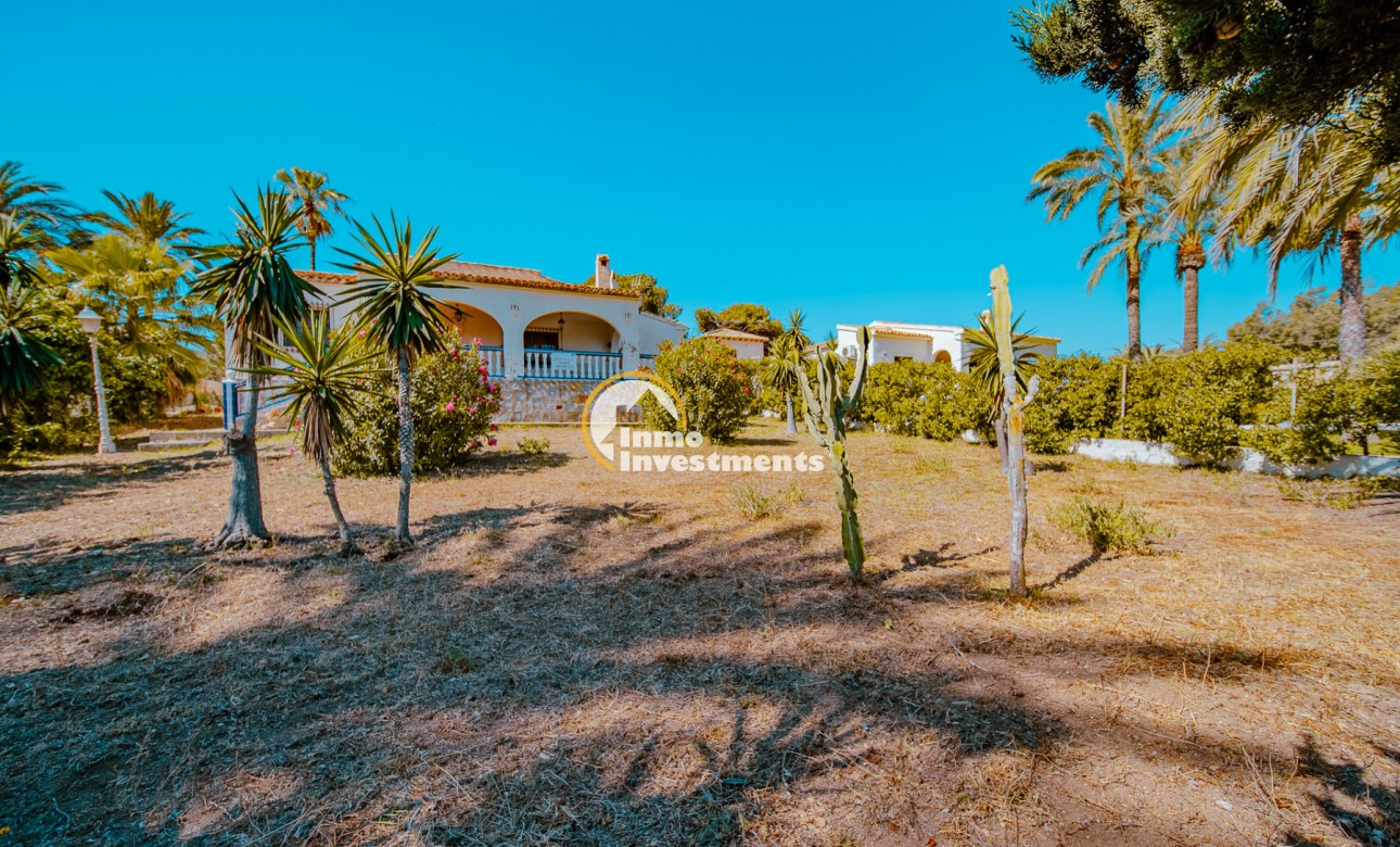 Resale - Villa - Playa Flamenca - Beachside