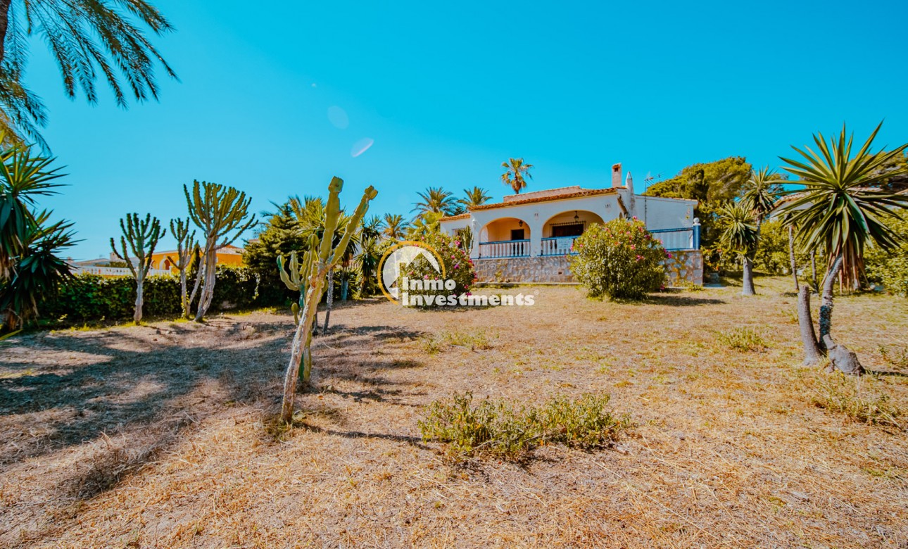 Resale - Villa - Playa Flamenca - Beachside