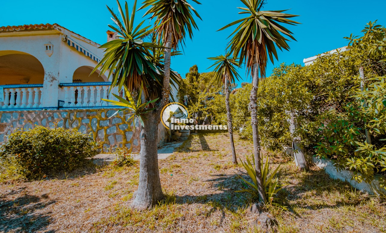 Resale - Villa - Playa Flamenca - Beachside