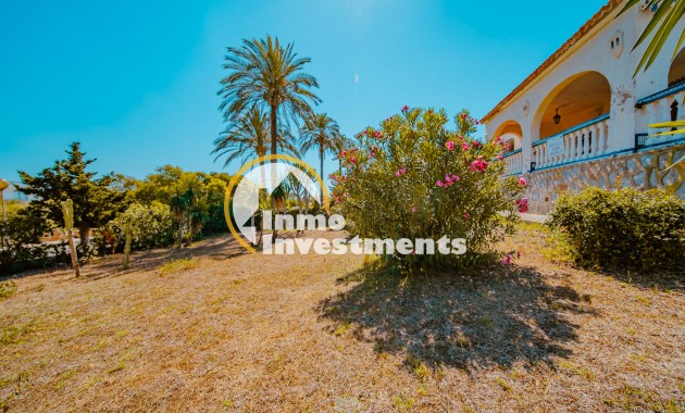 Resale - Villa - Playa Flamenca - Beachside