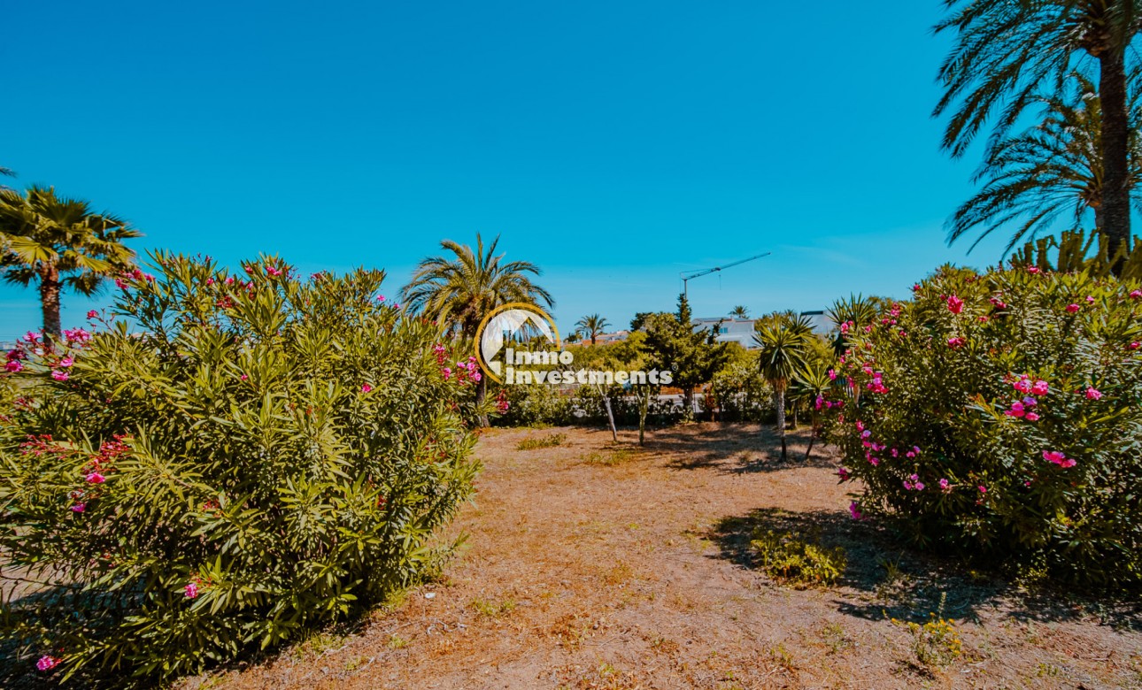 Resale - Villa - Playa Flamenca - Beachside