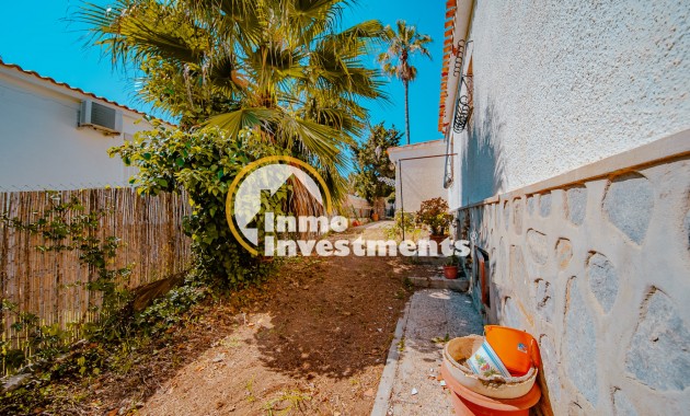 Resale - Villa - Playa Flamenca - Beachside