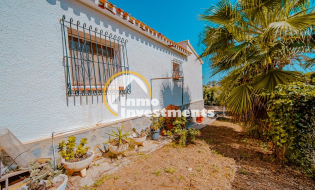 Resale - Villa - Playa Flamenca - Beachside