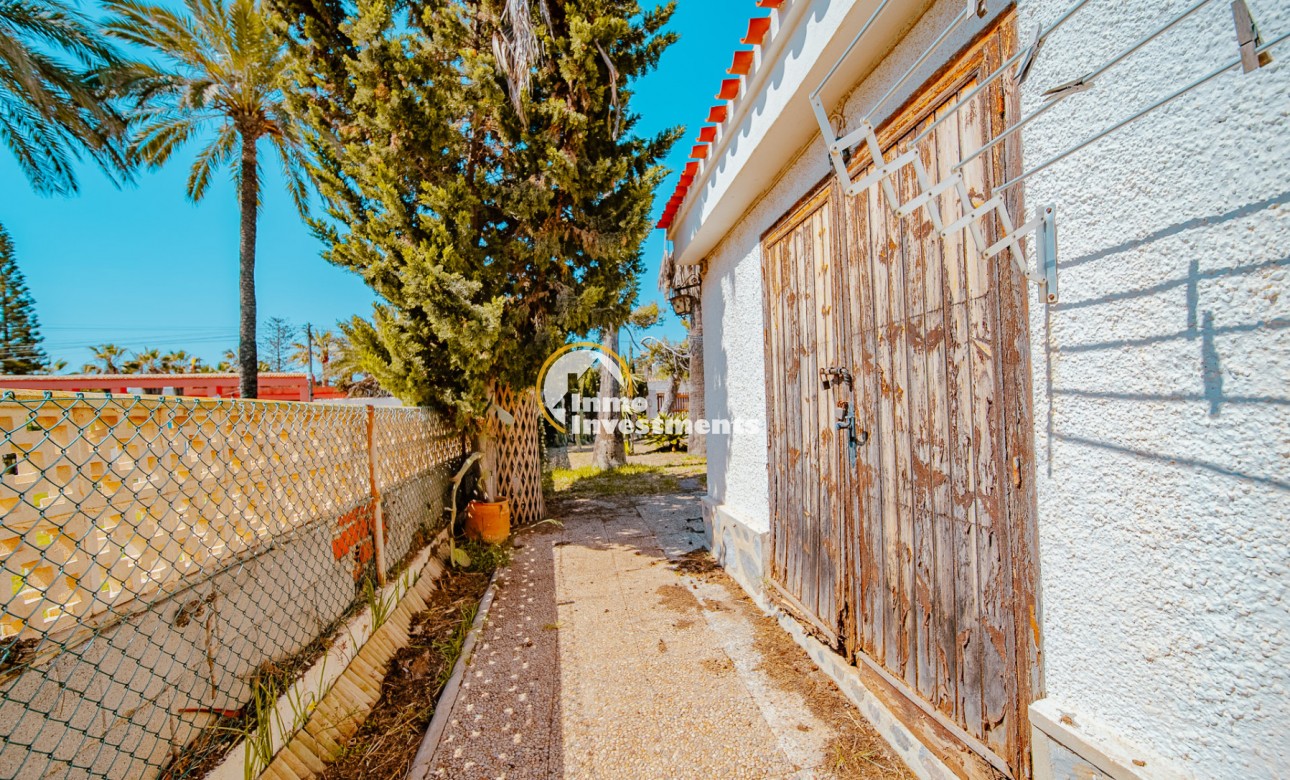 Resale - Villa - Playa Flamenca - Beachside