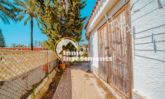 Resale - Villa - Playa Flamenca - Beachside