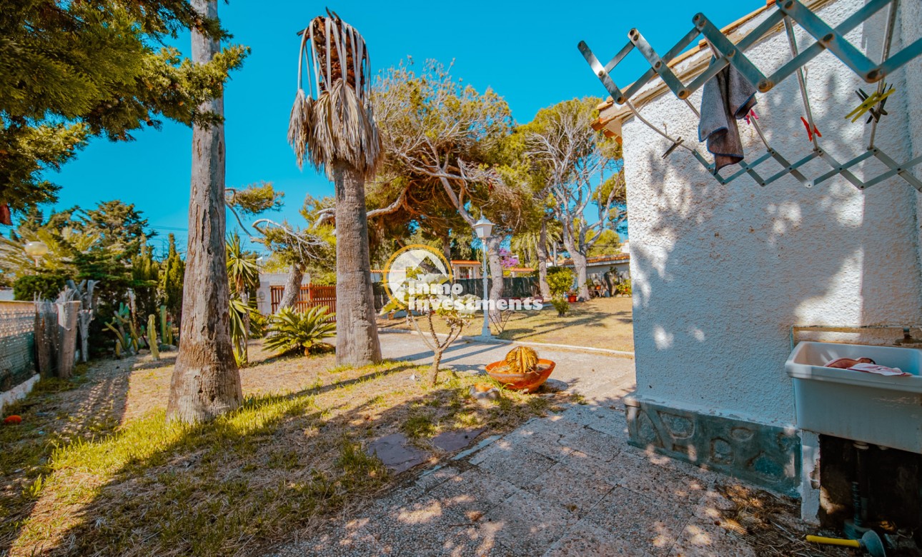 Resale - Villa - Playa Flamenca - Beachside