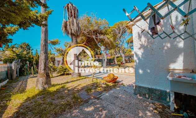 Resale - Villa - Playa Flamenca - Beachside