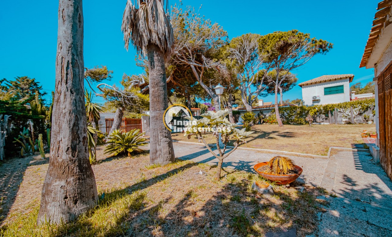 Resale - Villa - Playa Flamenca - Beachside