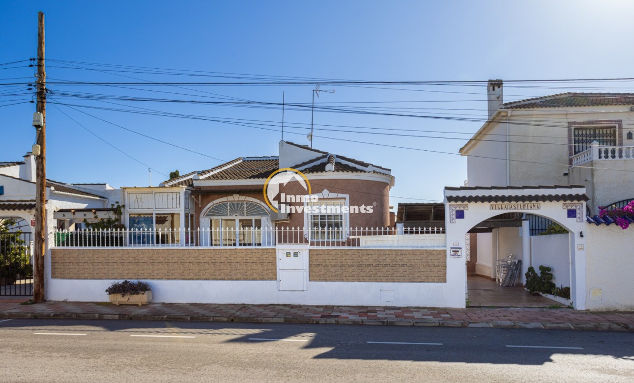 Bestaande bouw - Villa - Torrevieja - Urbanización San Luis