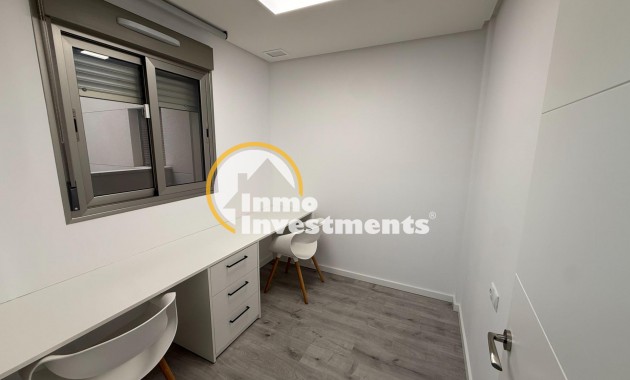 Resale - Apartment - Orihuela Costa - Los Dolses