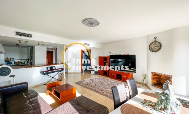 Resale - Apartment - Punta Prima - Beachside