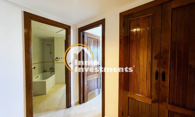 Resale - Apartment - Punta Prima - Beachside