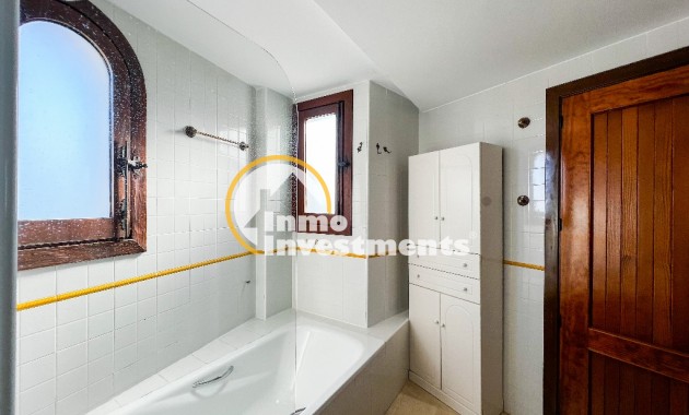 Resale - Apartment - Punta Prima - Beachside