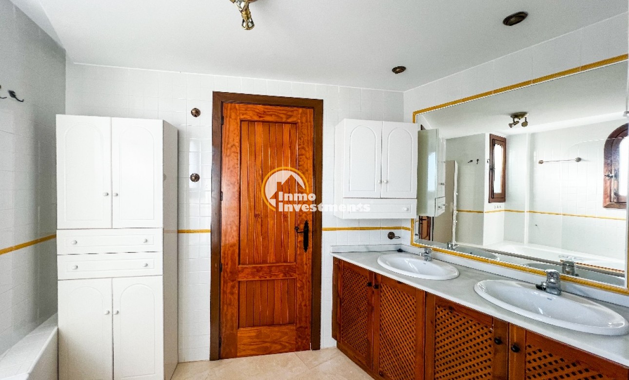 Resale - Apartment - Punta Prima - Beachside