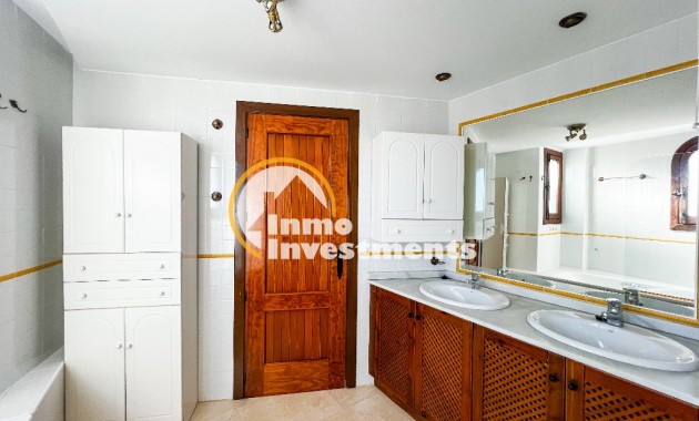 Resale - Apartment - Punta Prima - Beachside