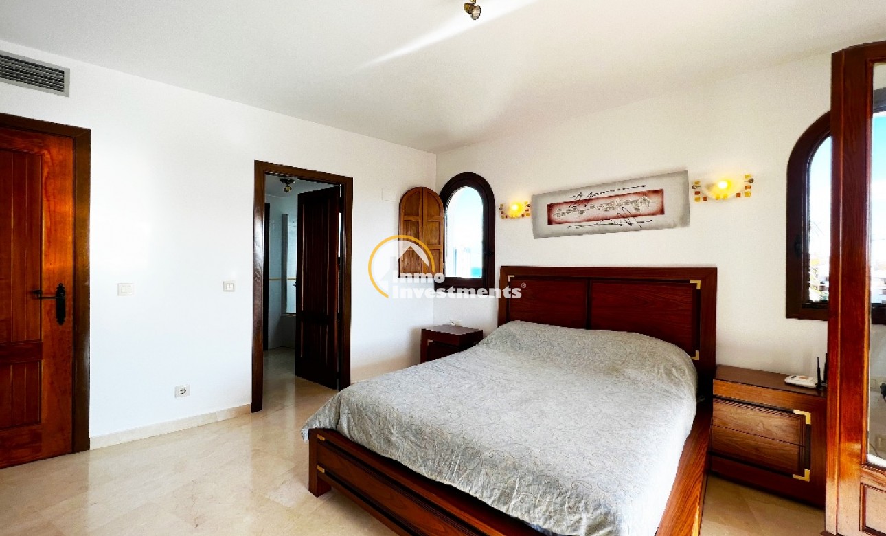 Resale - Apartment - Punta Prima - Beachside