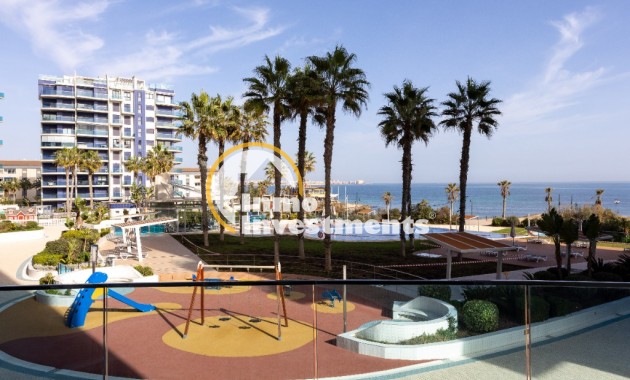 Resale - Apartment - Punta Prima - Beachside