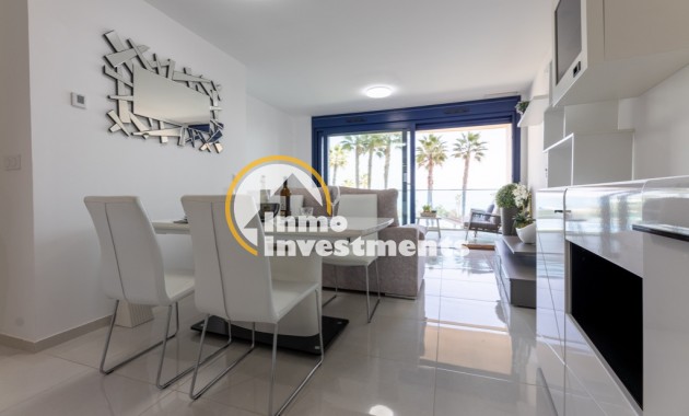 Resale - Apartment - Punta Prima - Beachside