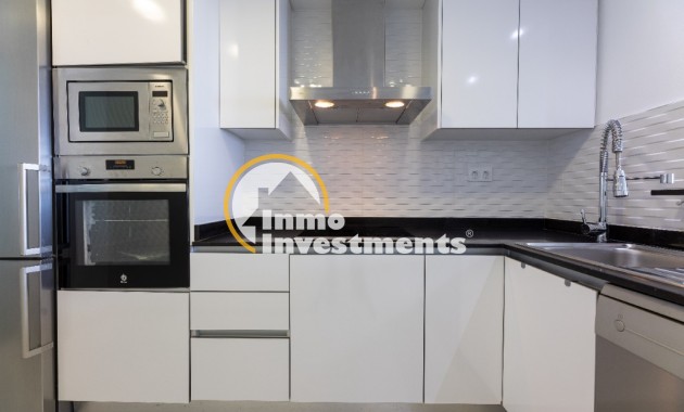 Resale - Apartment - Punta Prima - Beachside