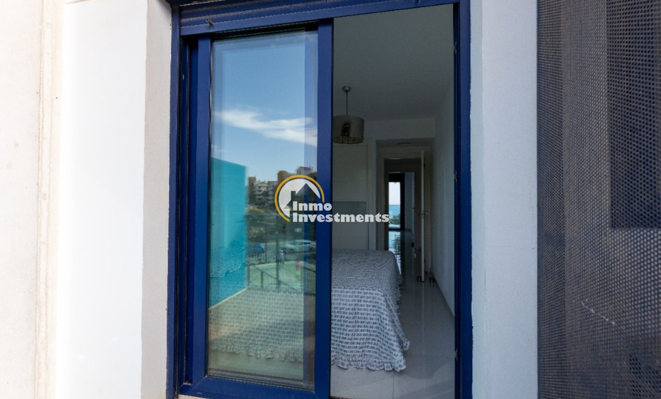 Resale - Apartment - Punta Prima - Beachside