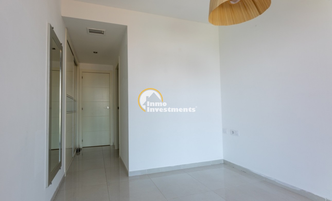 Resale - Apartment - Punta Prima - Beachside