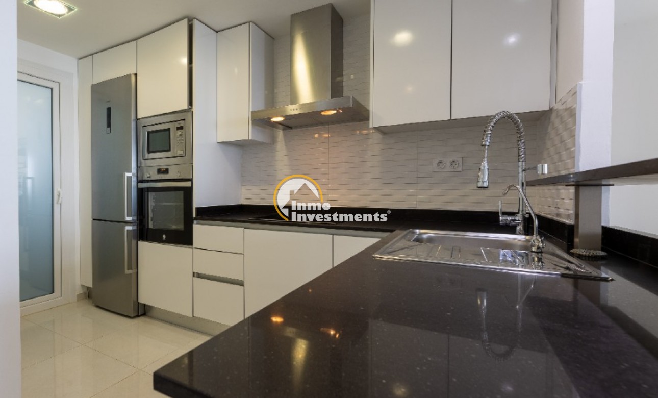 Resale - Apartment - Punta Prima - Beachside