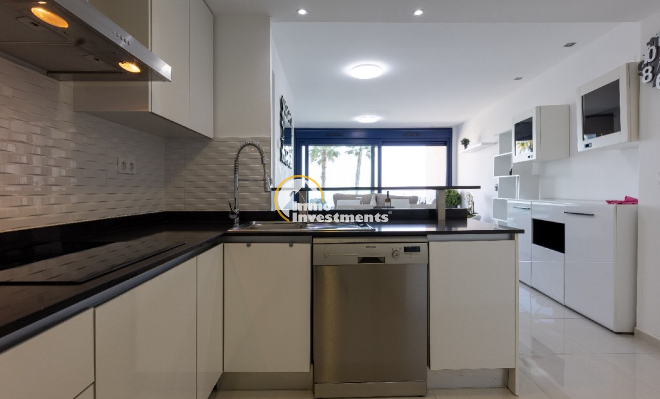 Resale - Apartment - Punta Prima - Beachside