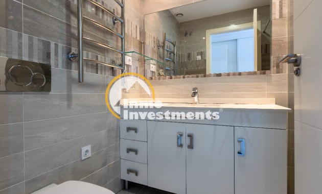 Resale - Apartment - Punta Prima - Beachside