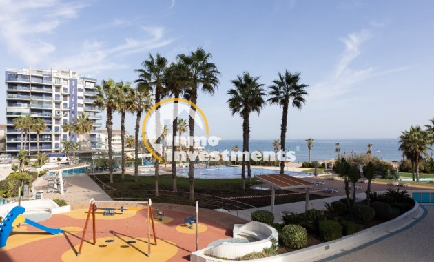 Resale - Apartment - Punta Prima - Beachside
