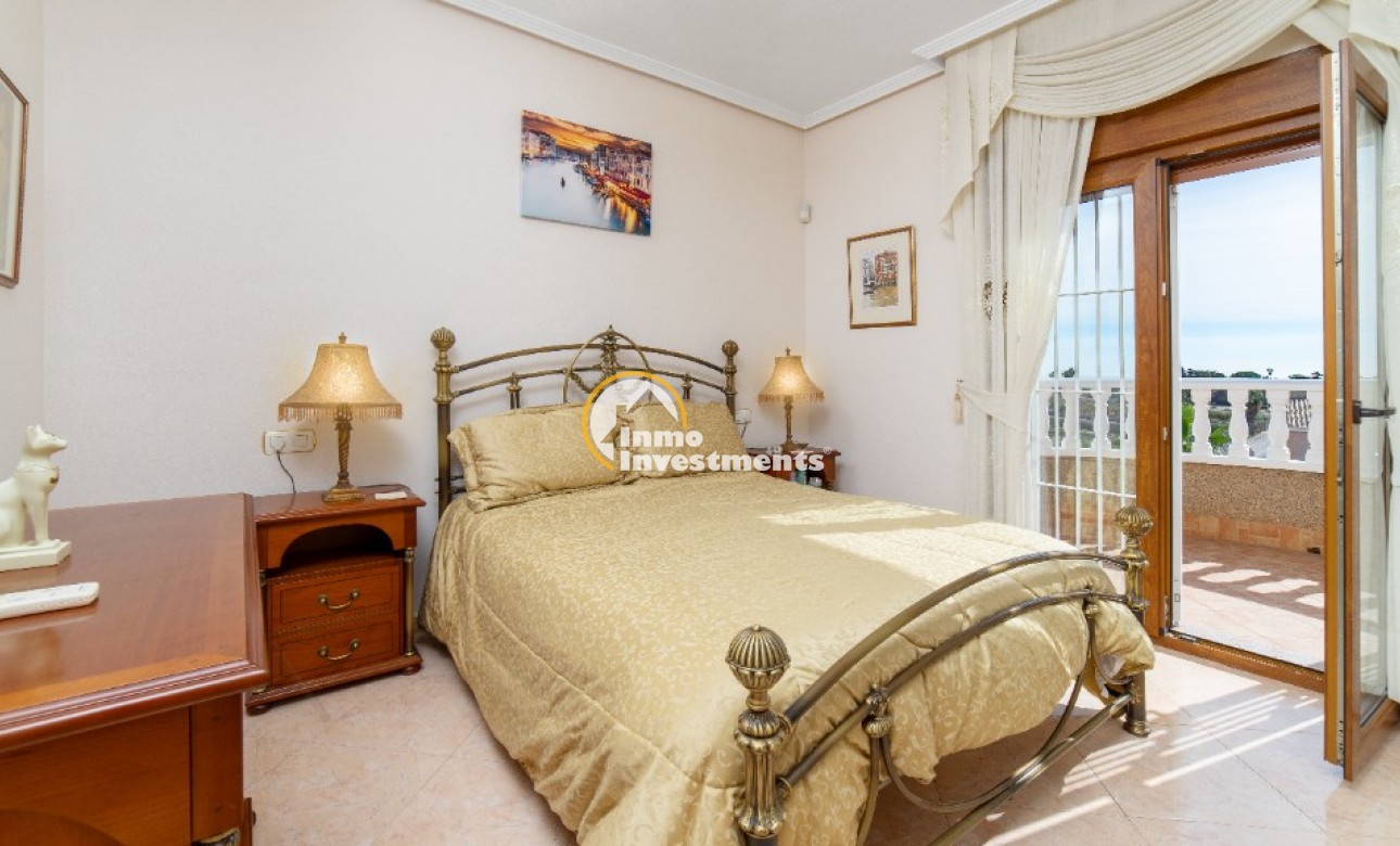 Resale - Villa - Los Altos