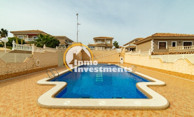 Resale - Villa - Los Altos