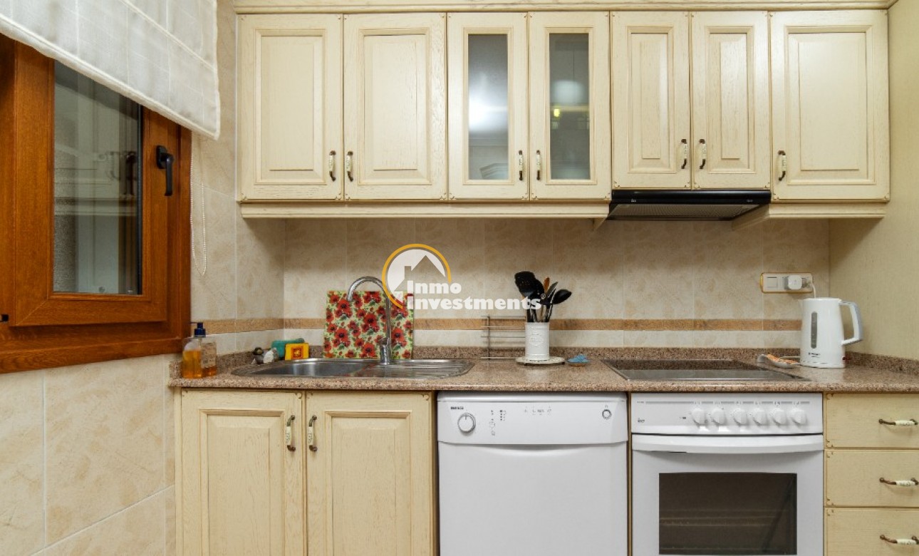 Resale - Villa - Los Altos