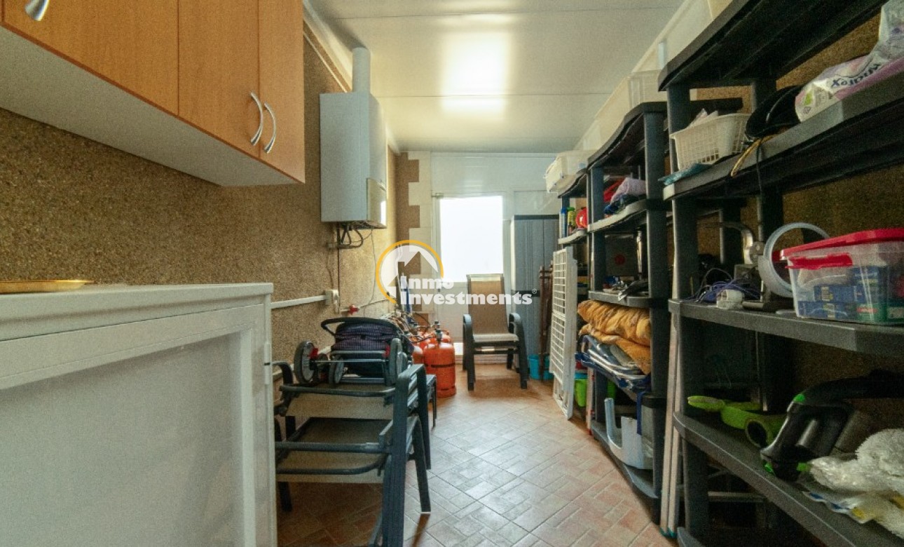 Resale - Villa - Los Altos