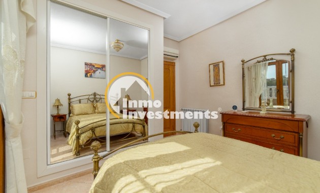 Resale - Villa - Los Altos