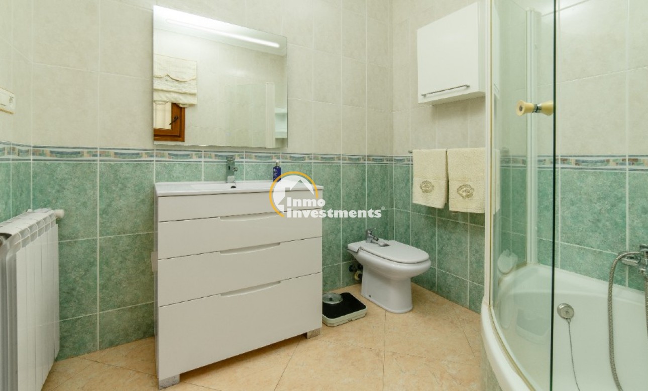 Resale - Villa - Los Altos