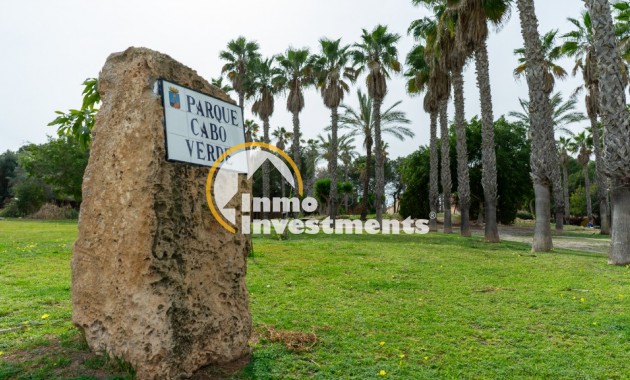 Resale - Villa - Los Altos