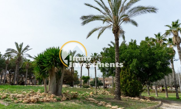 Resale - Villa - Los Altos