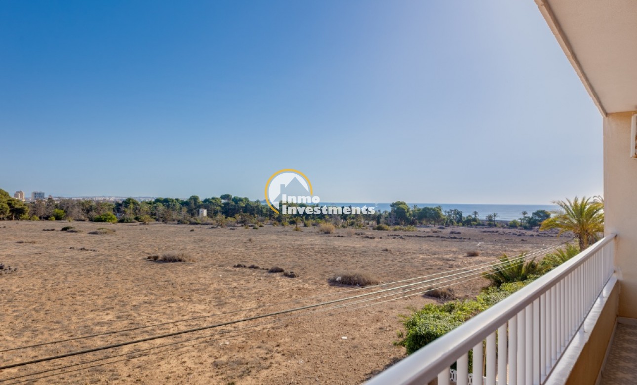 Resale - Apartment - Punta Prima - Beachside