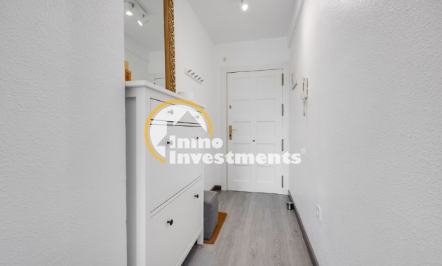 Resale - Apartment - Punta Prima - Beachside