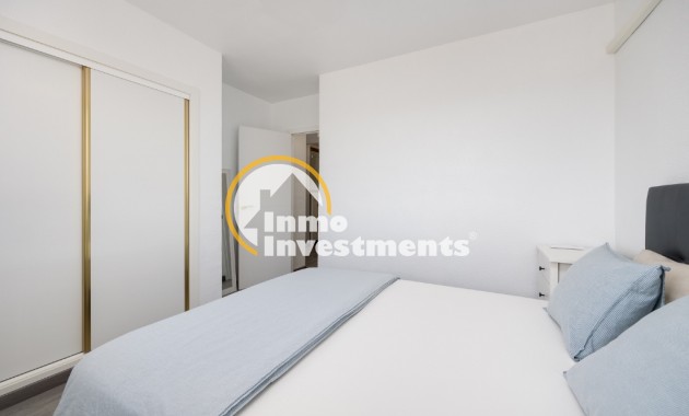 Resale - Apartment - Punta Prima - Beachside