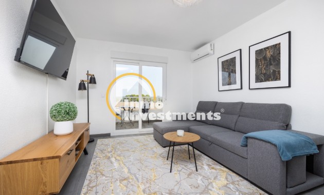 Resale - Apartment - Punta Prima - Beachside