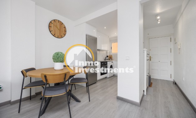 Resale - Apartment - Punta Prima - Beachside